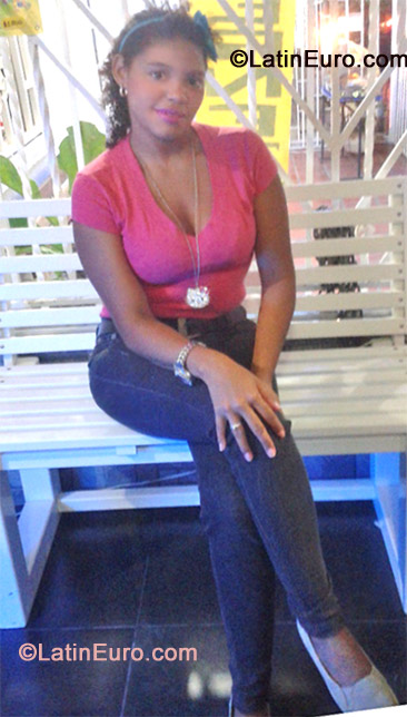 Date this georgeous Colombia girl Michell from Barranquilla CO11625