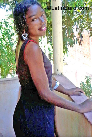 Date this sensual Brazil girl Josilene from Cachoeiro De Itapemirim BR7241