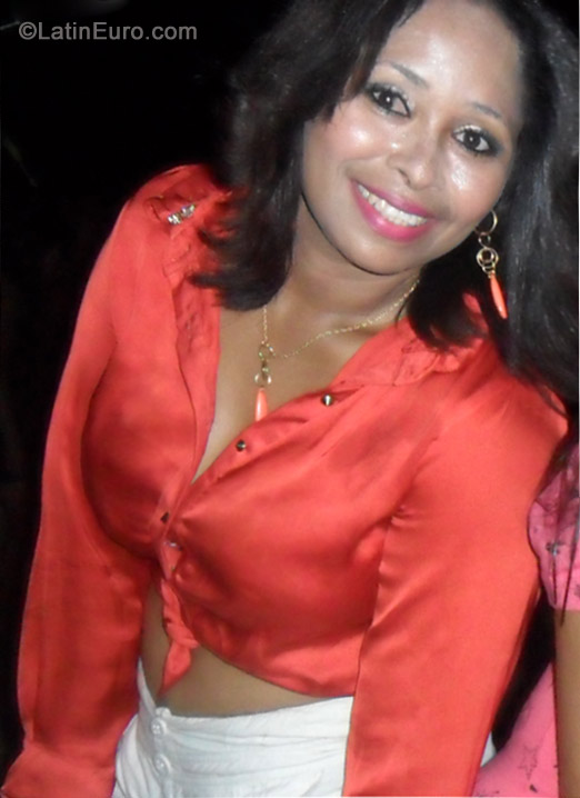 Date this gorgeous Brazil girl Rozireni from Palmas BR7250