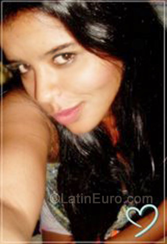 Date this funny Brazil girl Viviane from Sao Paulo BR7263
