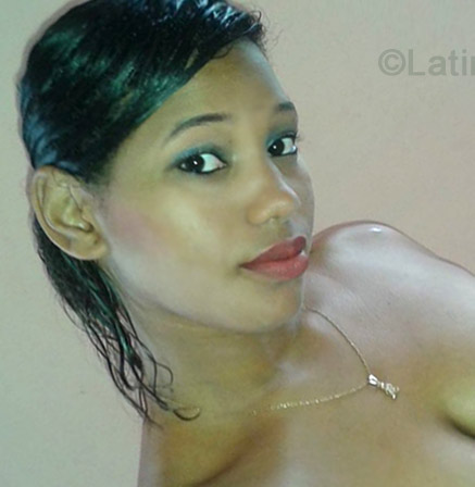 Date this beautiful Brazil girl Aline from Salvador BR7265