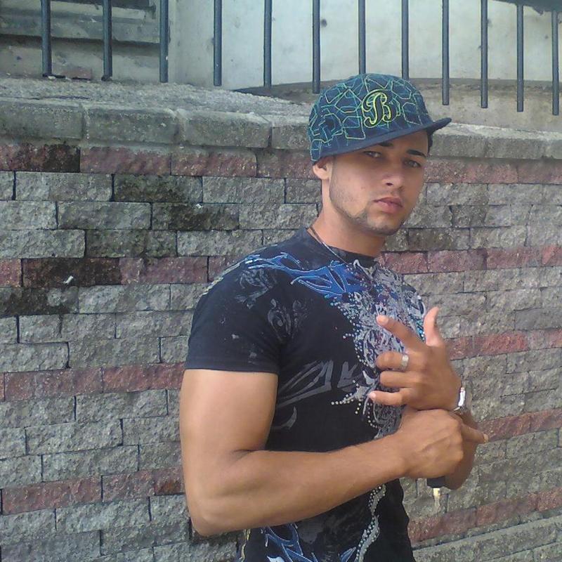 Date this fun Dominican Republic man Aneury canela a from La Vega DO13362