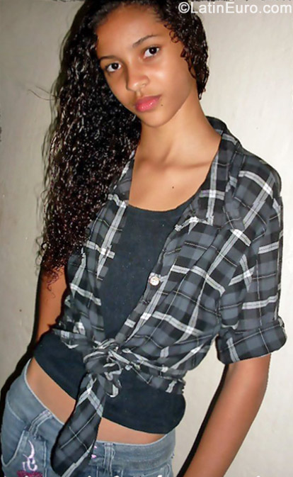 Date this hot Brazil girl Thays from Quedas Do Iguacu BR7274