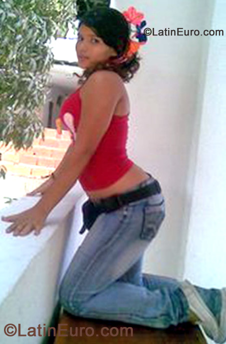 Date this exotic Colombia girl Daily de la pea from Barranquilla CO11716