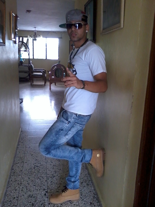 Date this delightful Dominican Republic man Anthony from Santiago DO13584