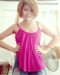 voluptuous Philippines girl April from Manila PH527