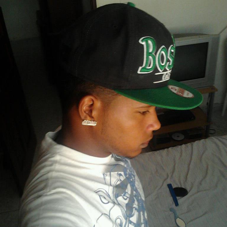 Date this stunning Dominican Republic man Ruben dario from La Vega DO13809