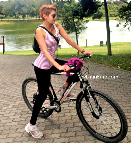 Date this georgeous Colombia girl Julieth sarmien from Bogota CO11890