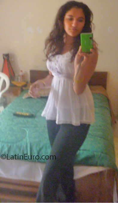 Date this voluptuous Colombia girl Carolina from Ibague CO11916