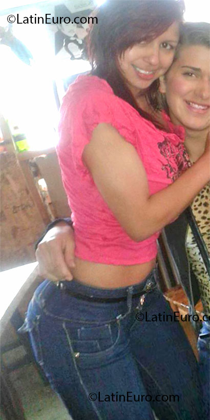 Date this tall Colombia girl Andrea from Bogota CO11925