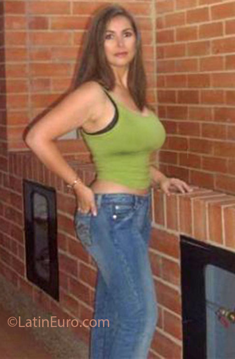 Date this cute Colombia girl Ruth from Bogota CO19126