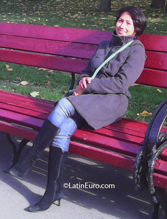 Date this exotic Russia girl Maricel from Moscow PH538