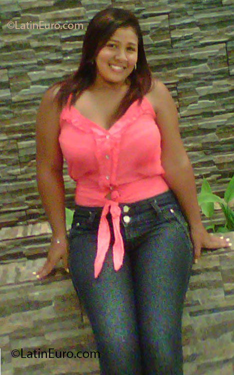 Date this tall Colombia girl Wendy from Santander CO11987