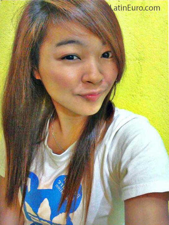 Date this young Philippines girl Hazel from Manila PH544