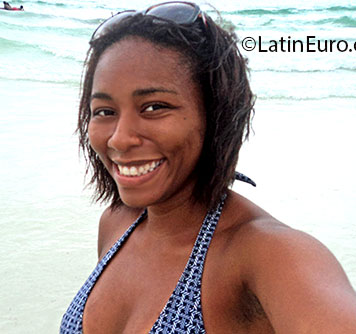 Date this athletic Brazil girl Aline from Rio de Janeiro BR7439