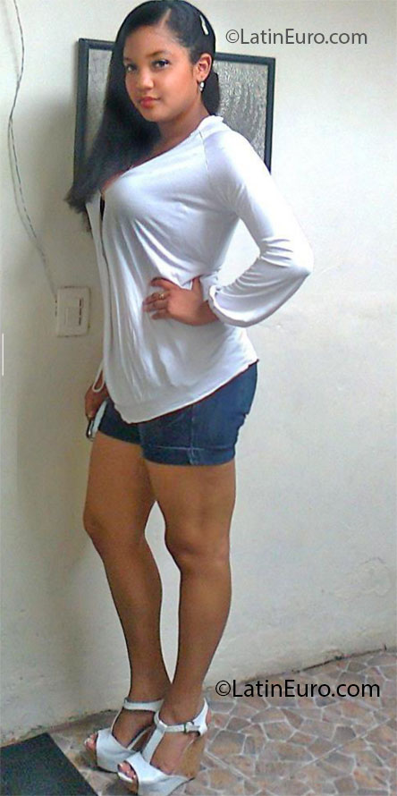 Date this cute Colombia girl Vanessa from Cali CO12077