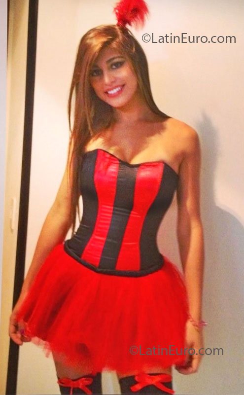 Date this good-looking Mexico girl Natalia from Cancun and Bogota CO12121