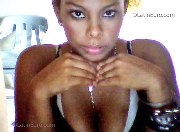 Date this foxy Colombia girl Ladi from Barranquilla CO12127