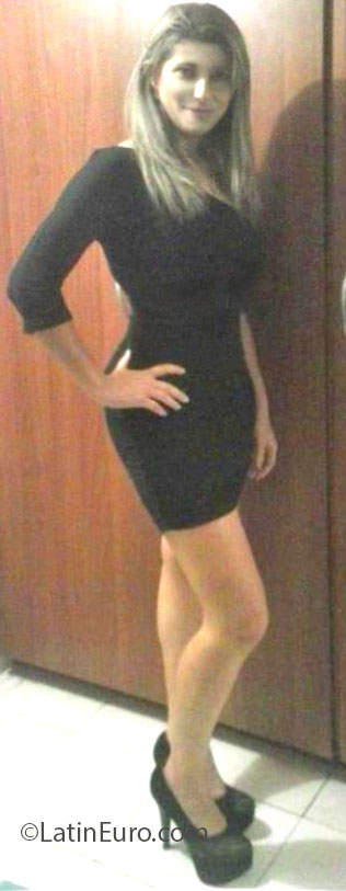 Date this voluptuous Colombia girl Marcela from Manizales CO12148