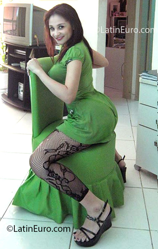 Date this happy Brazil girl Tatyane from Rio De Janeiro BR7510