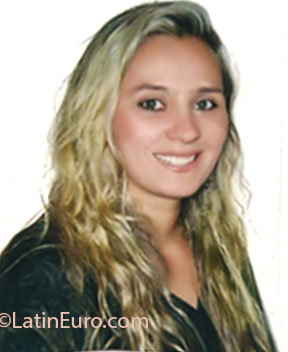 Date this delightful Brazil girl Gleisekely from Brasilia BR7518