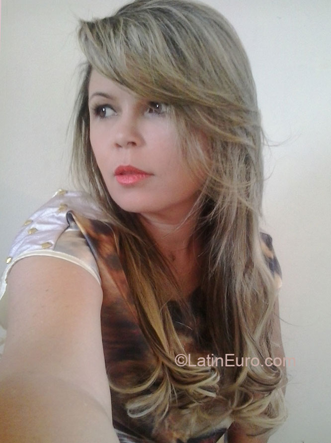 Date this tall Brazil girl Fernanda from Goiania BR7525