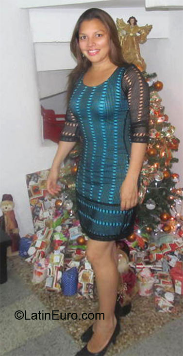 Date this athletic Colombia girl Veronica from Bogota CO12335