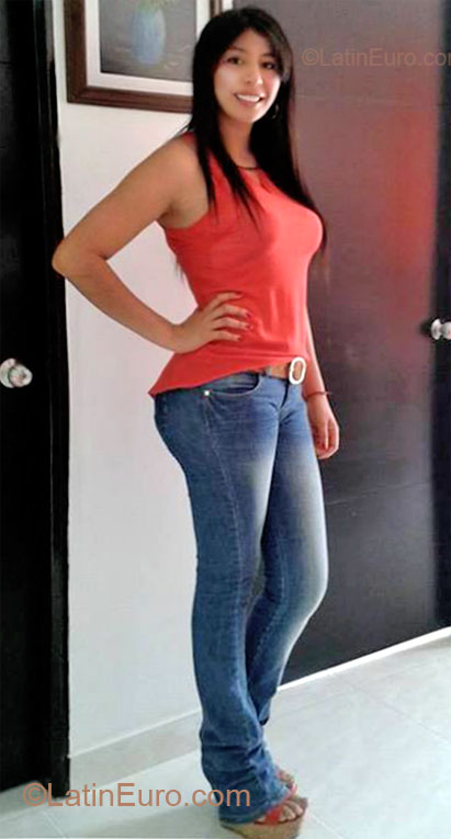 Date this fun Colombia girl Yenifer from Neiva CO12425