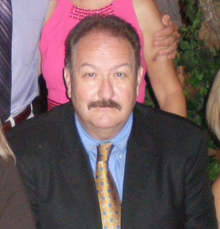 Date this happy United States man Gr8m8 from Brea US14036