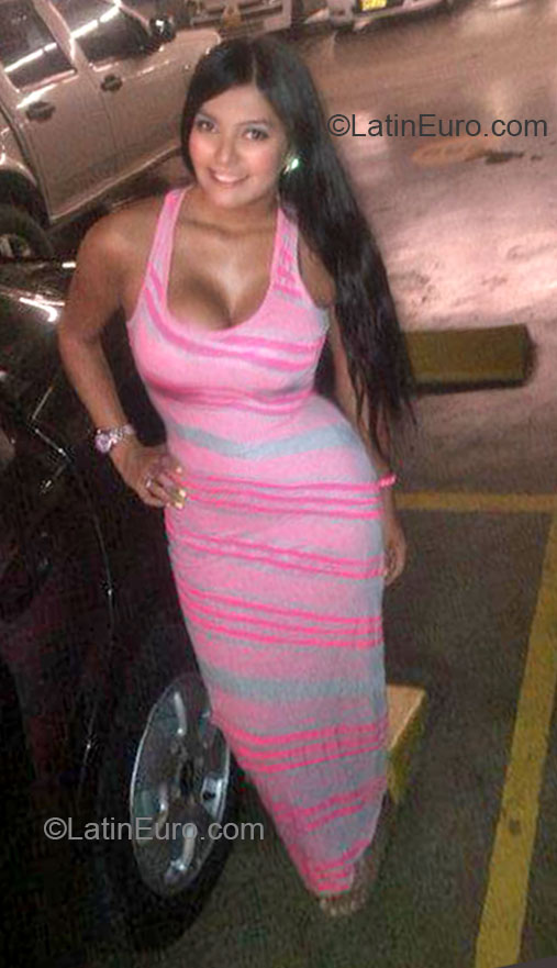 Date this good-looking Colombia girl Denis from Medellin CO14892
