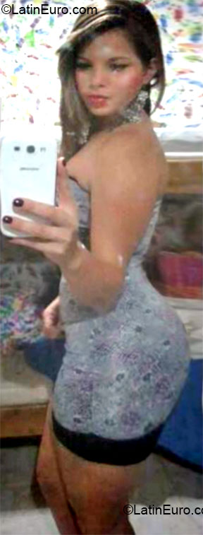 Date this pretty Colombia girl Kelly from Armenia CO12585