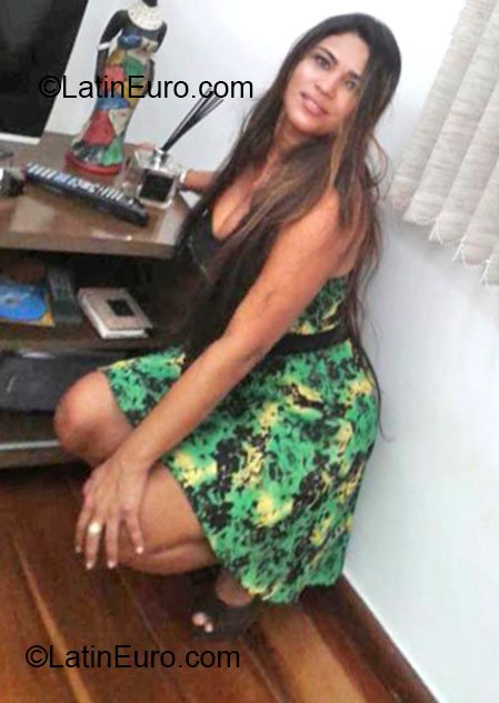 Date this foxy Brazil girl Wany from Salvador BR7667