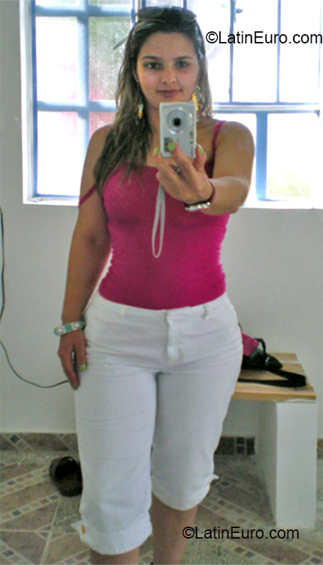 Date this charming Colombia girl Paola from Bogota CO12703