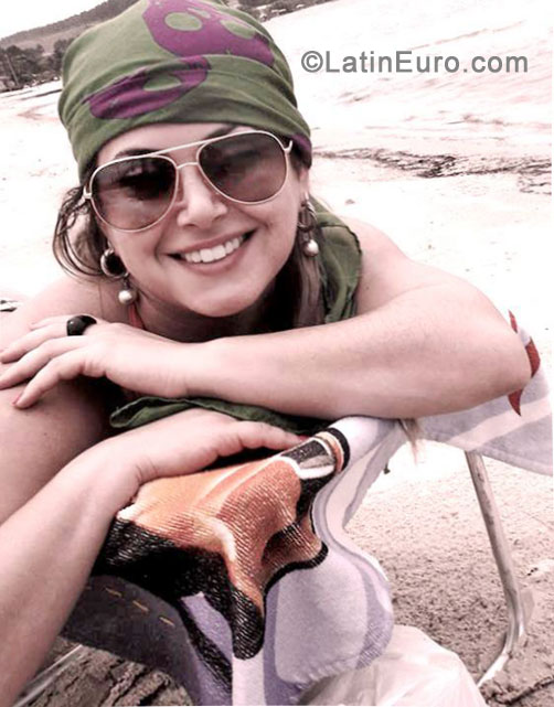 Date this charming Brazil girl Adriana from Florianopolis BR7699