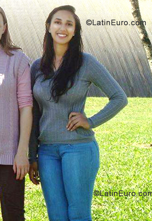 Date this attractive Brazil girl Marcia from Chapeco BR7700