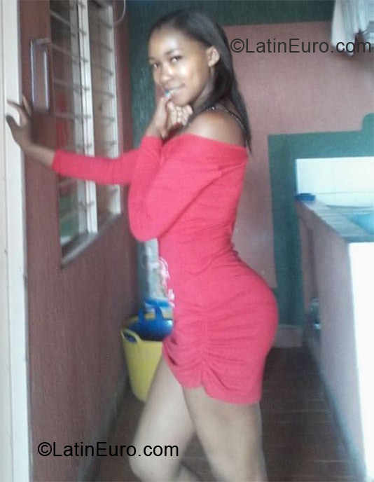 Date this lovely Colombia girl Deisy perlaza from Cali CO12797