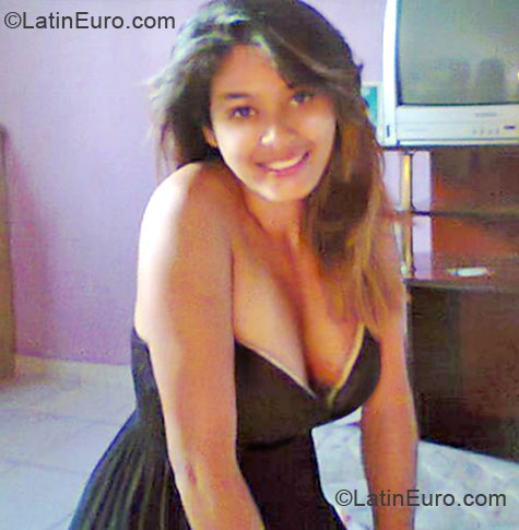 Date this georgeous Brazil girl Iclianes from Sumare BR7722