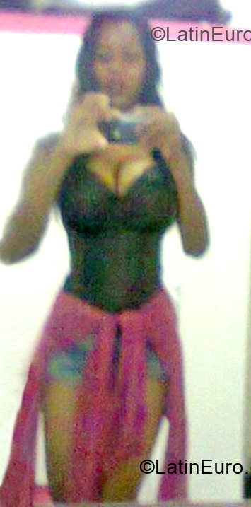 Date this beautiful Brazil girl Klyfani from Manaus BR7731
