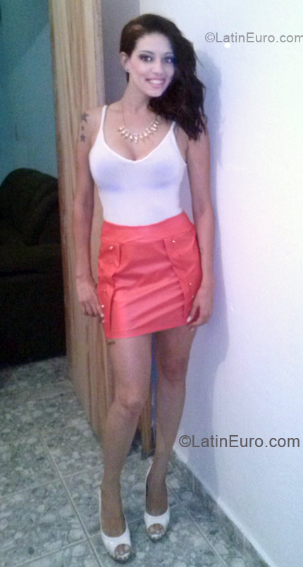 Date this gorgeous Brazil girl Danielle from Vespasiano BR7736
