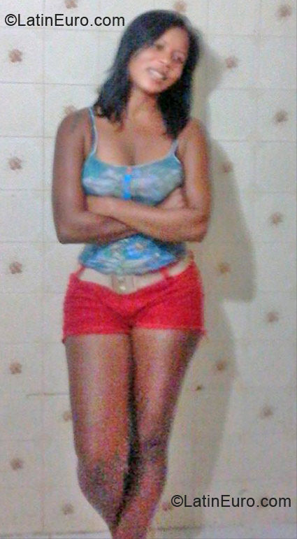Date this nice looking Brazil girl Gilmara from Recife BR7737