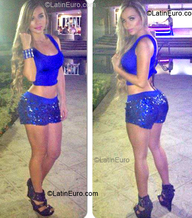 Date this voluptuous Colombia girl Natalia from Bogota CO12893
