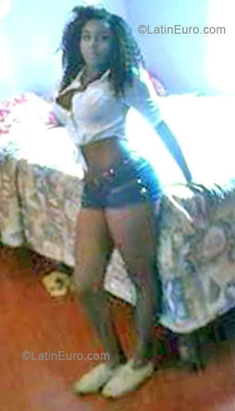 Date this funny Jamaica girl Shanell from Kingston JM2461