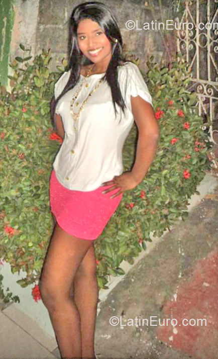 Date this stunning Colombia girl Lissett from Cartagena CO12909