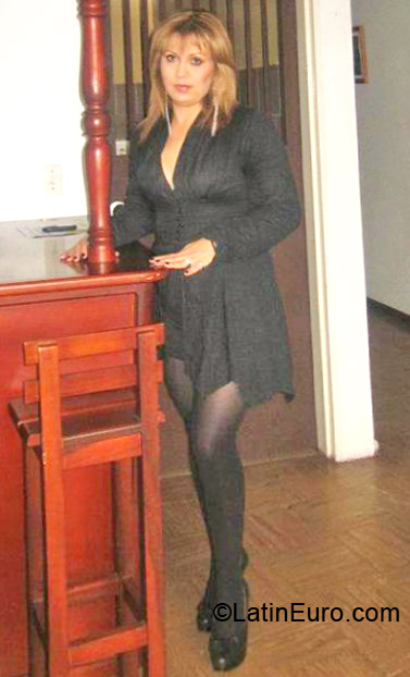 Date this beautiful Colombia girl Luzelena from Manizales CO12923