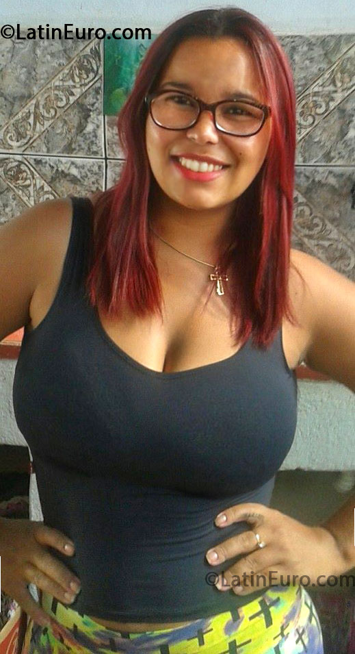 Date this attractive Brazil girl Nazare from Goiania BR7777