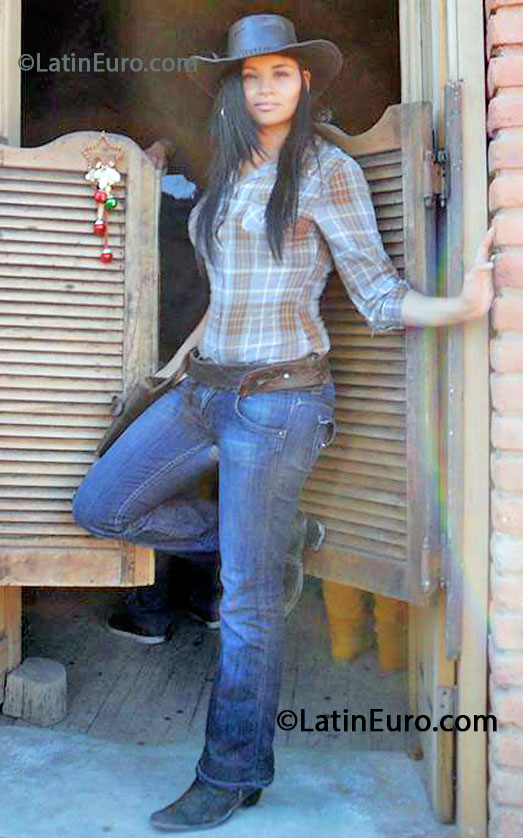 Date this hard body Mexico girl Karina from Guadalajara MX1073