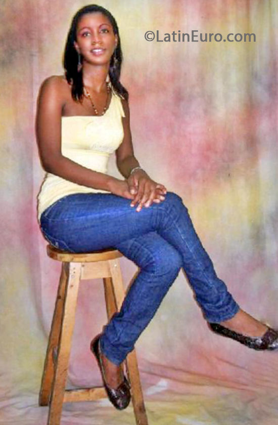 Date this charming Colombia girl Diana sofia from Palmira CO13142