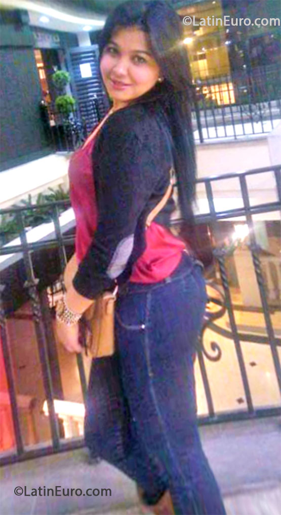 Date this exotic Colombia girl Sofia from Bogota CO13018