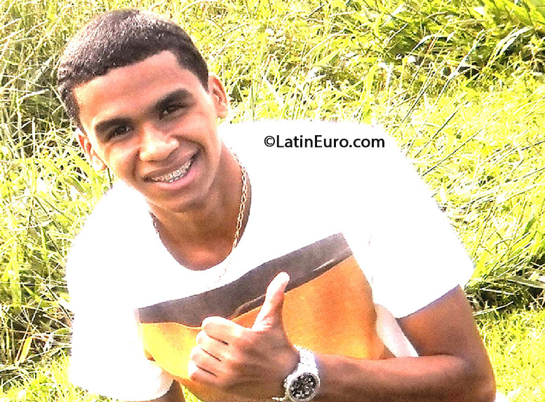 Date this charming Brazil man Pedro from Belo Horizonte BR7847