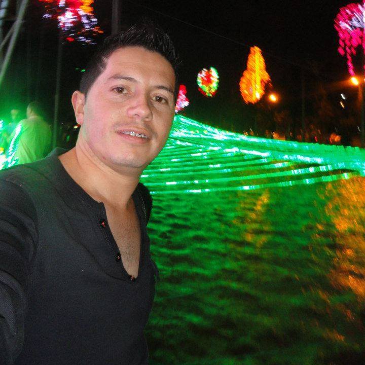 Date this voluptuous Colombia man JULIAN from Bogota CO13223